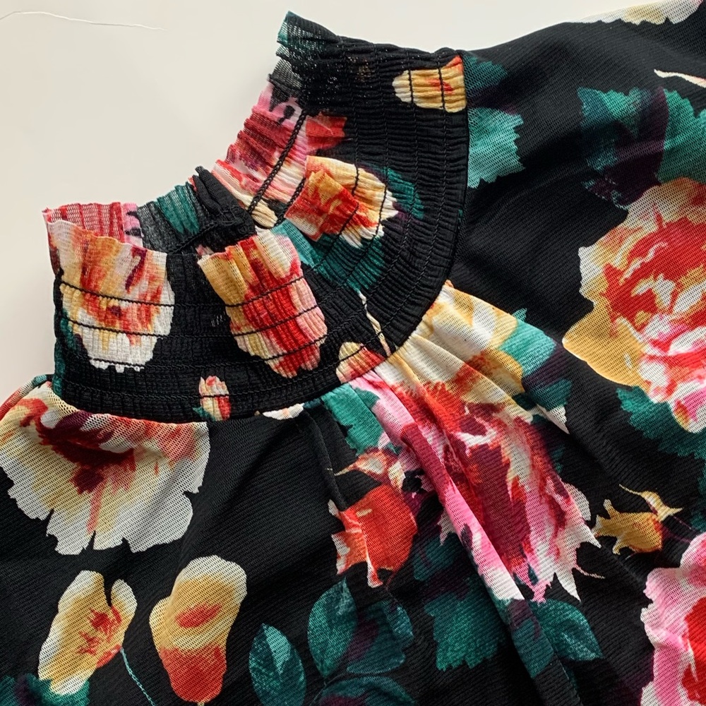 Floral Top - Picture 6 of 7